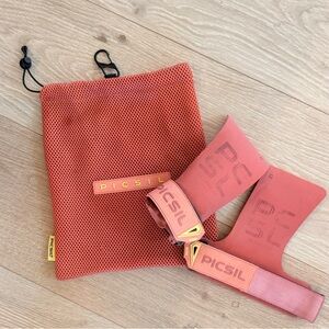 Picsil Heron Crossfit Grips with Mesh Bag - LIKE NEW - Canyon color